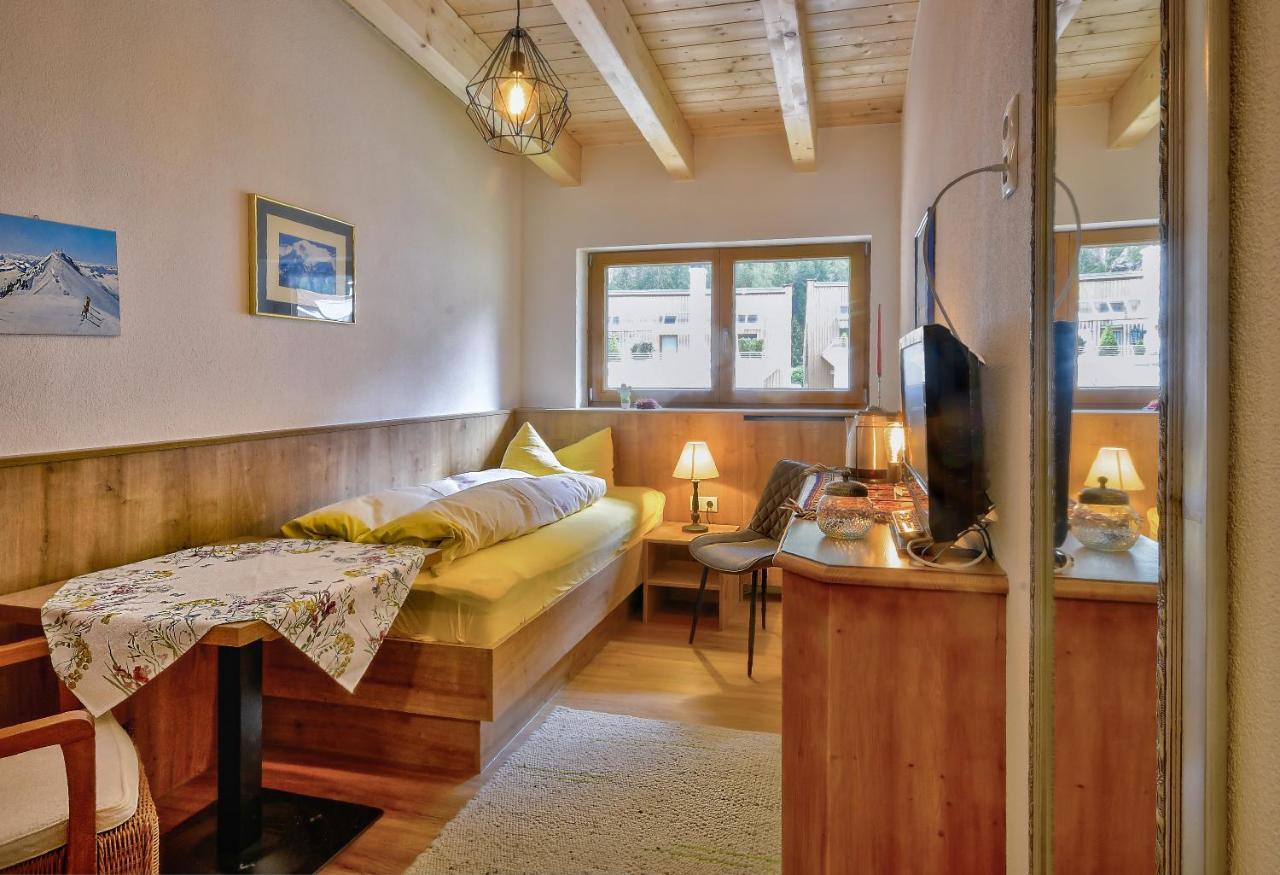 Gaestehaus Waltraud Langenfeld Bagian luar foto