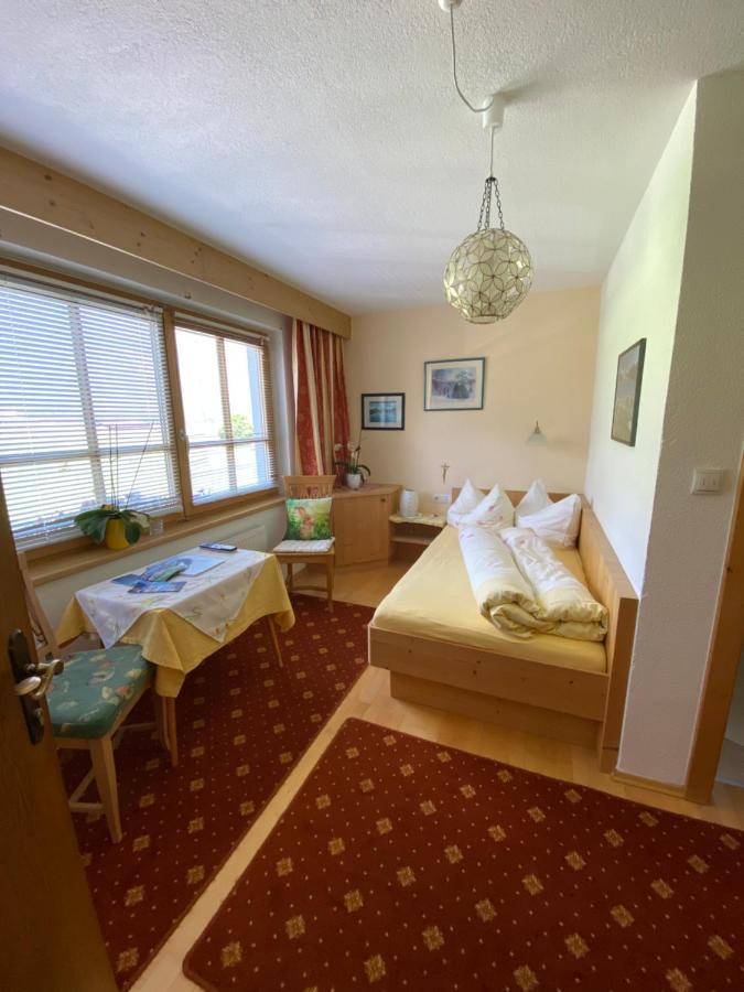 Gaestehaus Waltraud Langenfeld Bagian luar foto