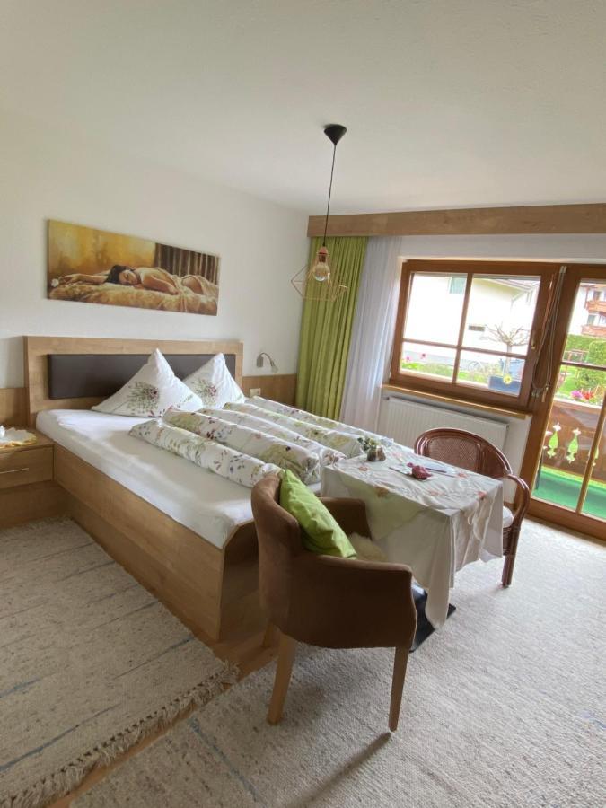 Gaestehaus Waltraud Langenfeld Bagian luar foto