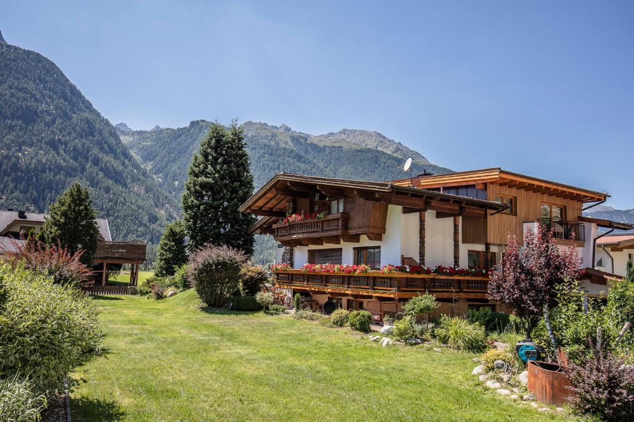 Gaestehaus Waltraud Langenfeld Bagian luar foto