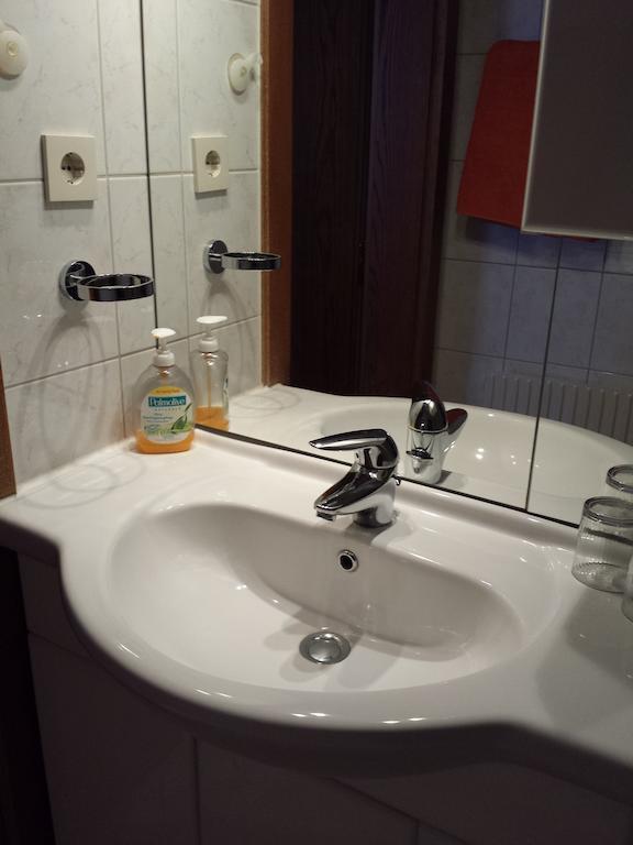 Gaestehaus Waltraud Langenfeld Bagian luar foto