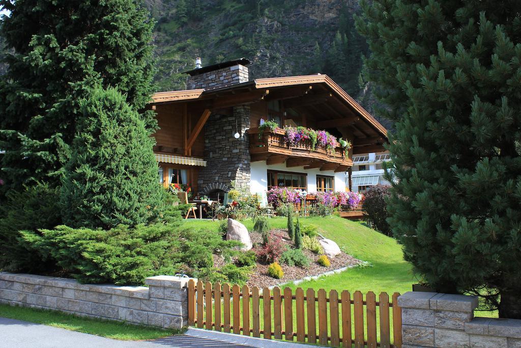 Gaestehaus Waltraud Langenfeld Bagian luar foto